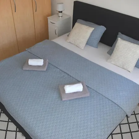 S Parkingom Apartman