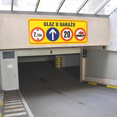 Apartman S Parkingom