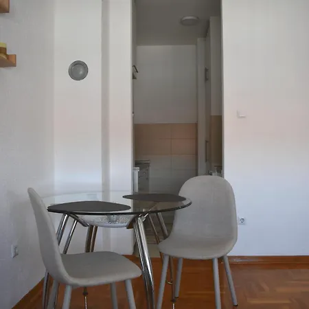 Apartament S Parkingom