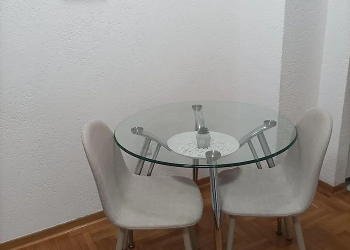 S Parkingom Apartman *