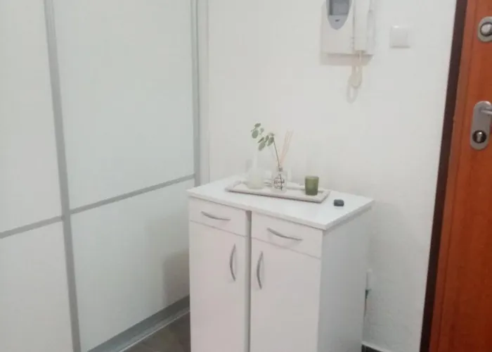 S Parkingom Apartman *