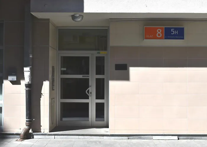 S Parkingom Banja Luka